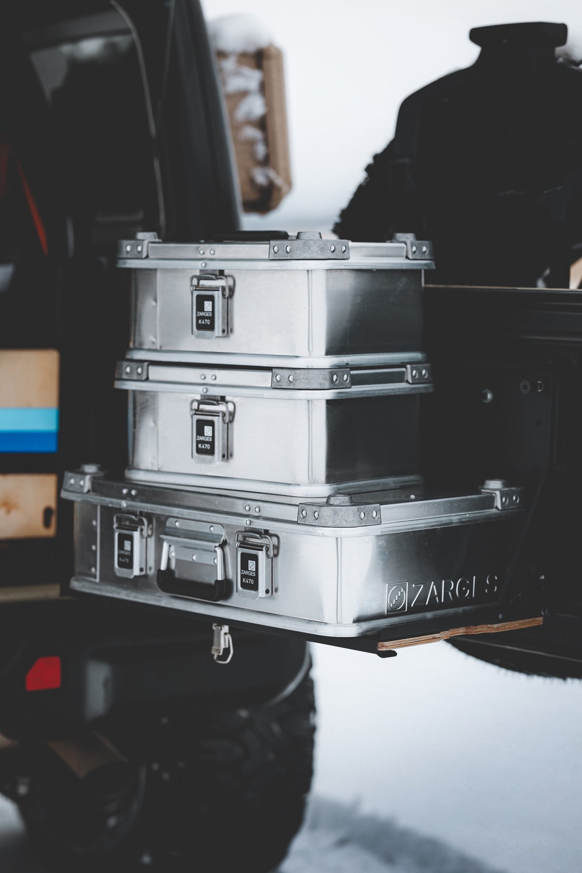 ZARGES K470-40835 aluminum case in use