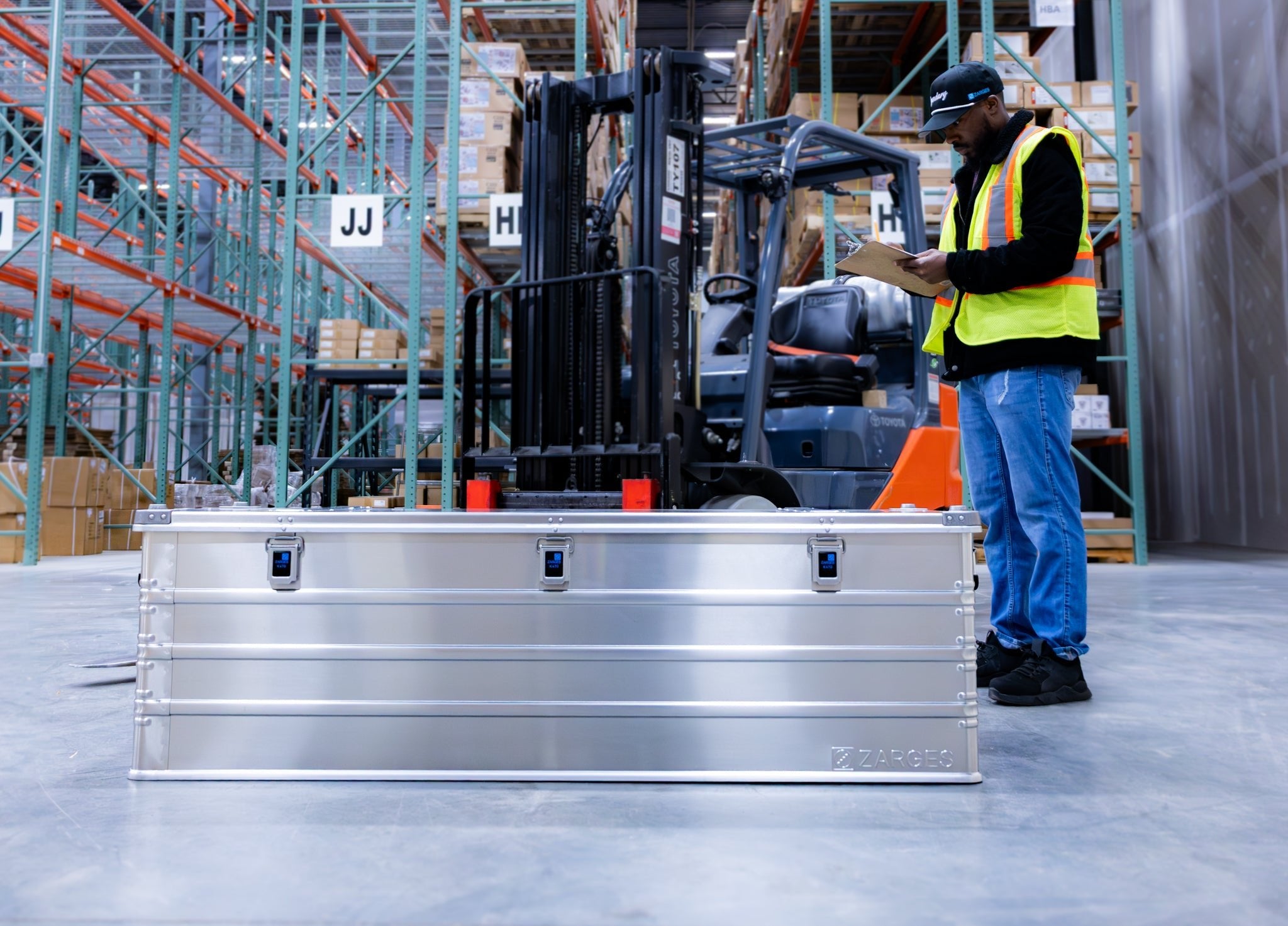 K470 - 61.0 x 21.6 x 18.3 - Zarges USA