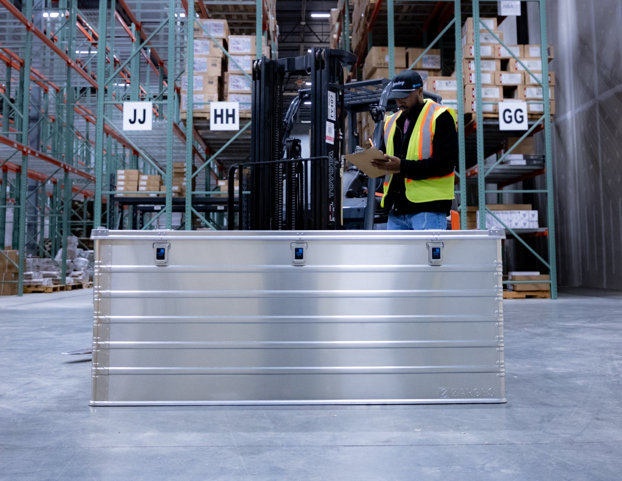 K470 - 64.9 x 29.5 x 26.3 - Zarges USA