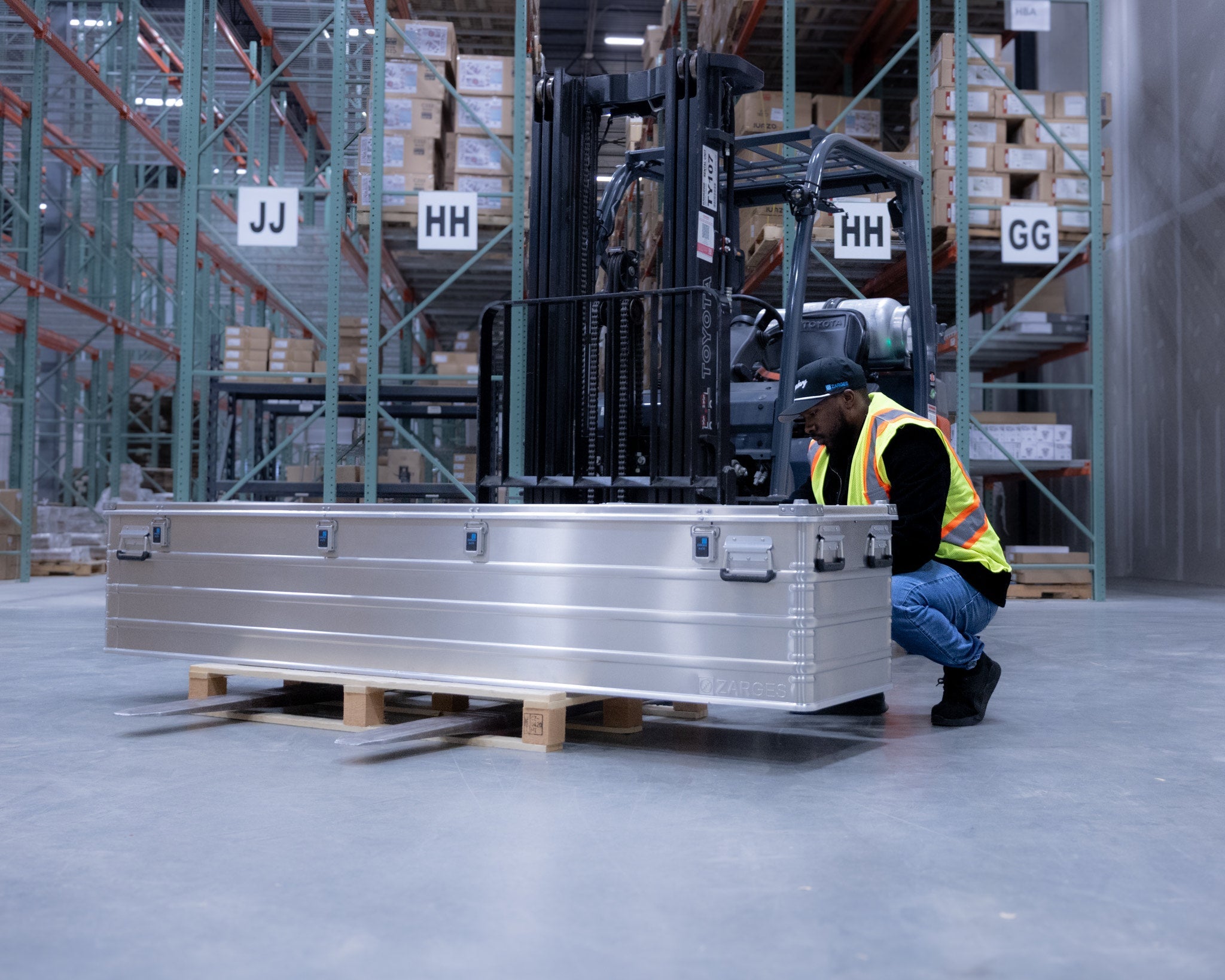 K470 - 90.7 x 20.5 x 16.9 - Zarges USA