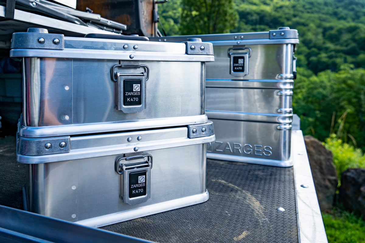 ZARGES K470-40835 aluminum case in use