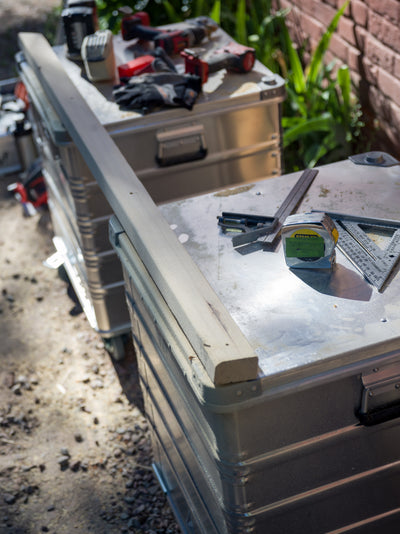 ZARGES K470-40836 aluminum case in use
