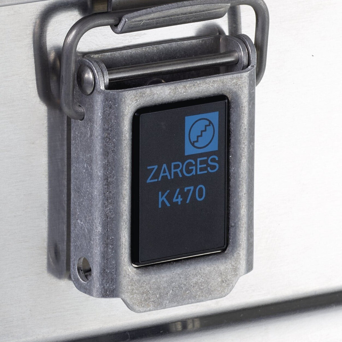 ZARGES comfort latch on a K470 case, where the 40834 spring latch set fits